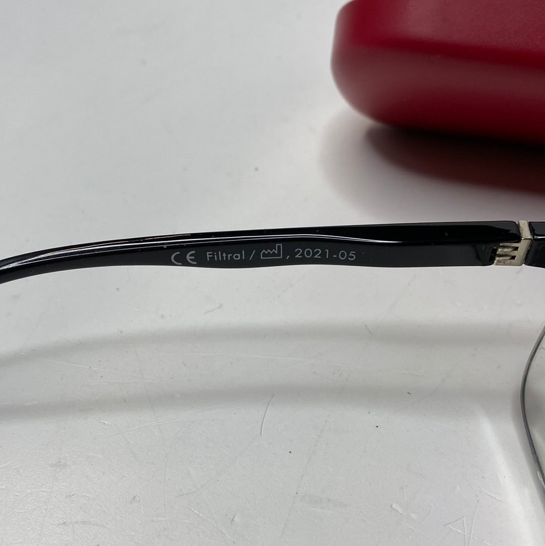 Fielmann Brille mit schwarzem Rahmen