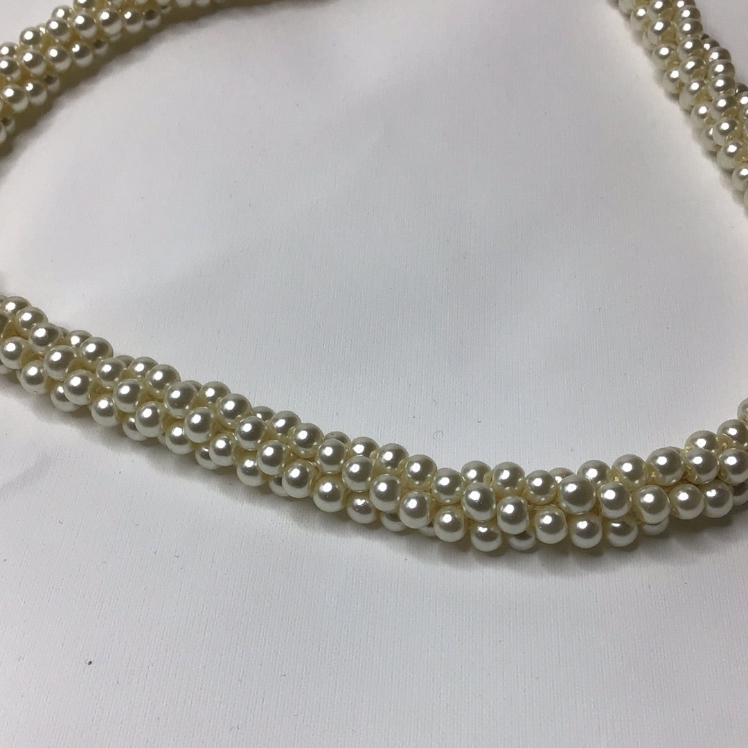 Kette mit kleiner Perlen