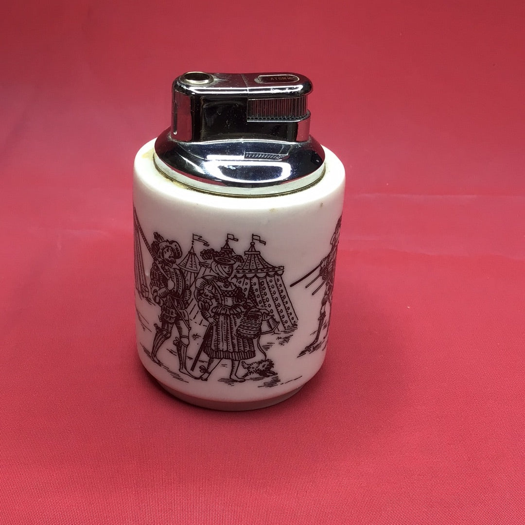 Tischfeuerzeug aus Porzellan mit Oldtimer-Motiven