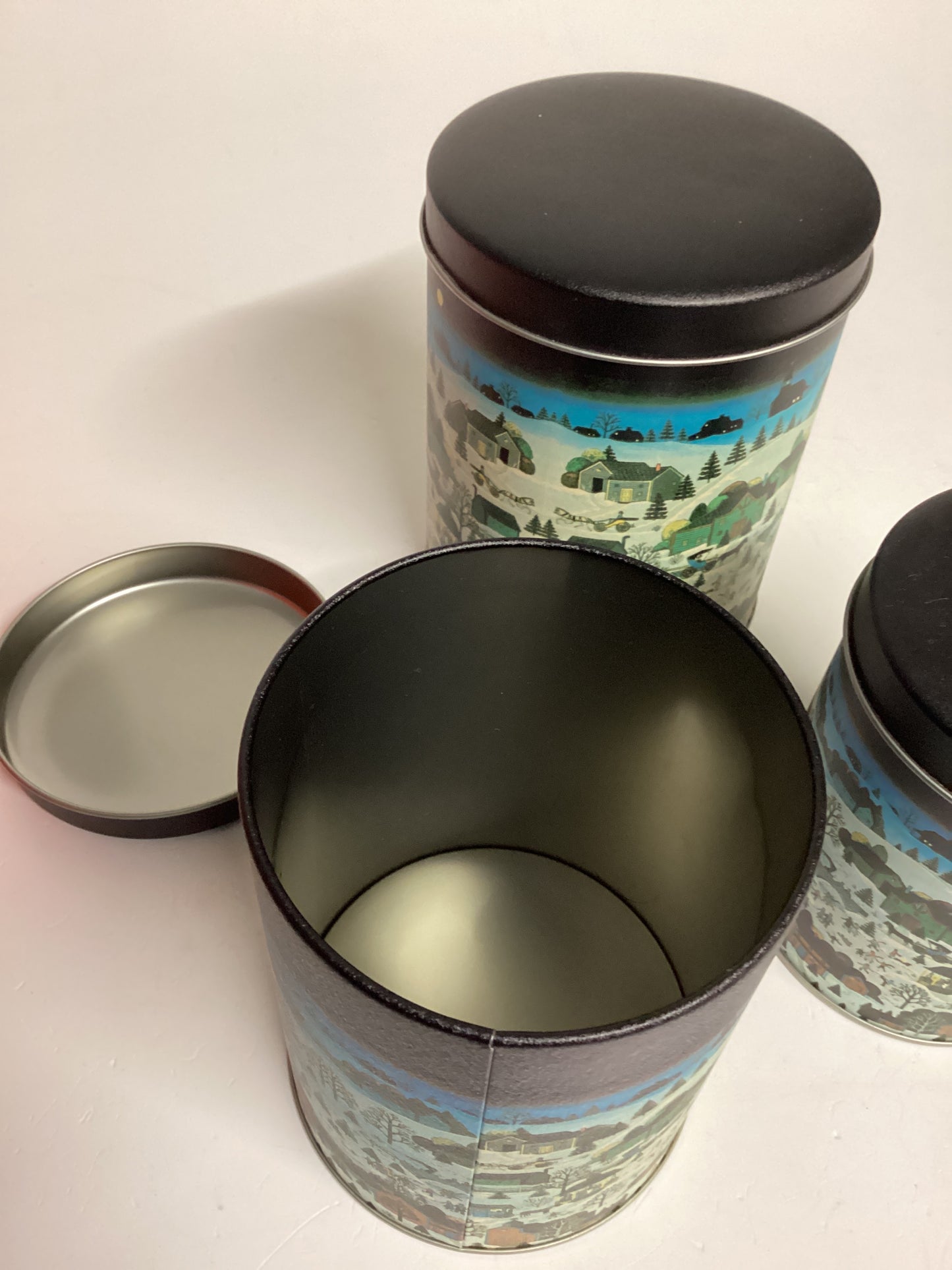 Metalldose mit Winterblick