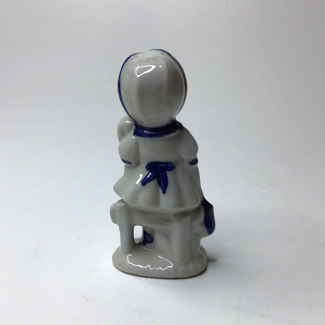 Porzellan Figur Mädchen mit Hund