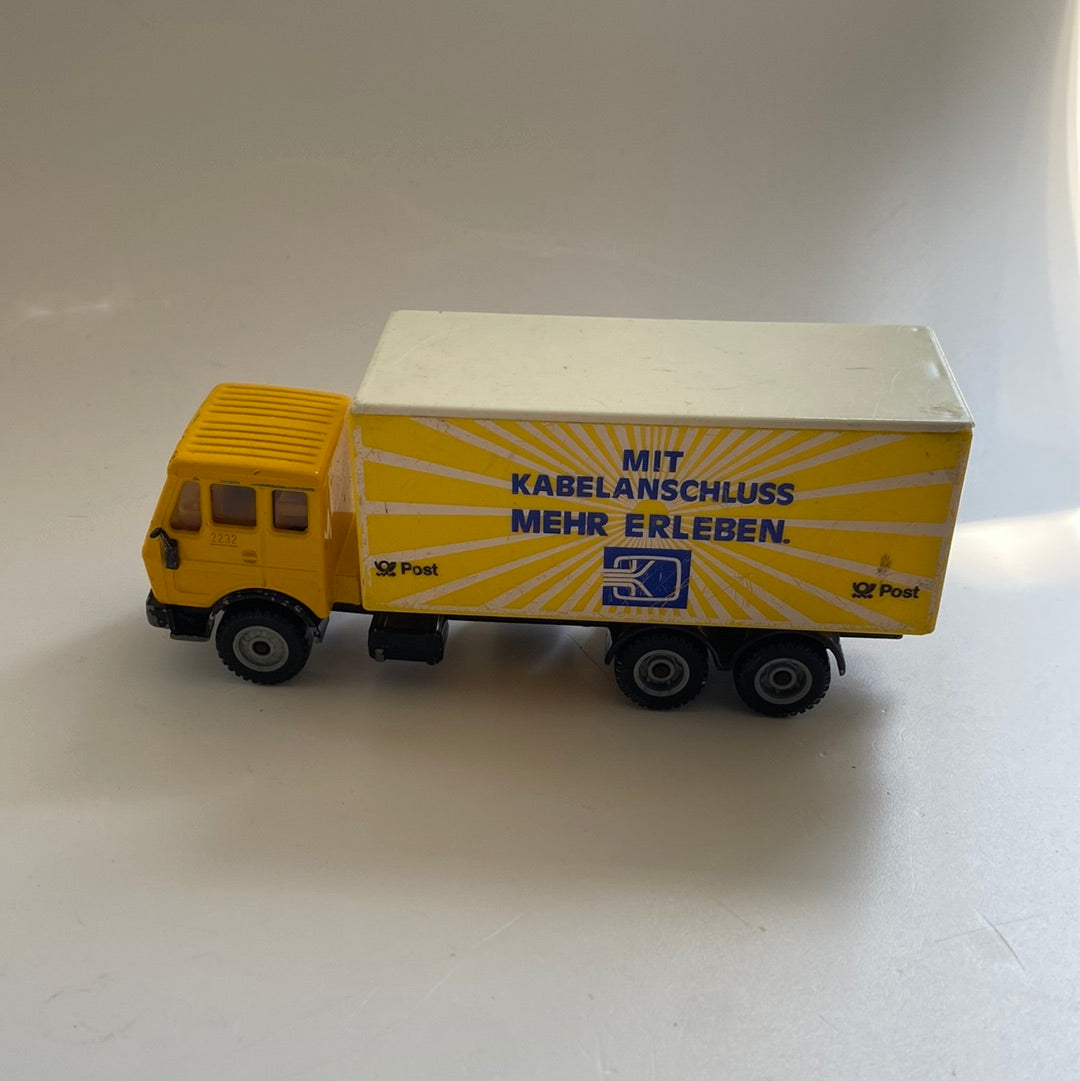 Mercedes Benz Deutsche Post