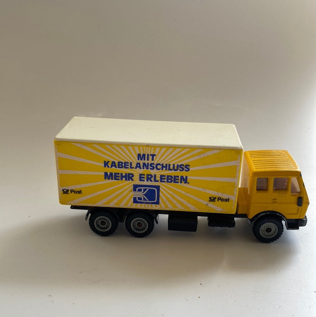Mercedes Benz Deutsche Post