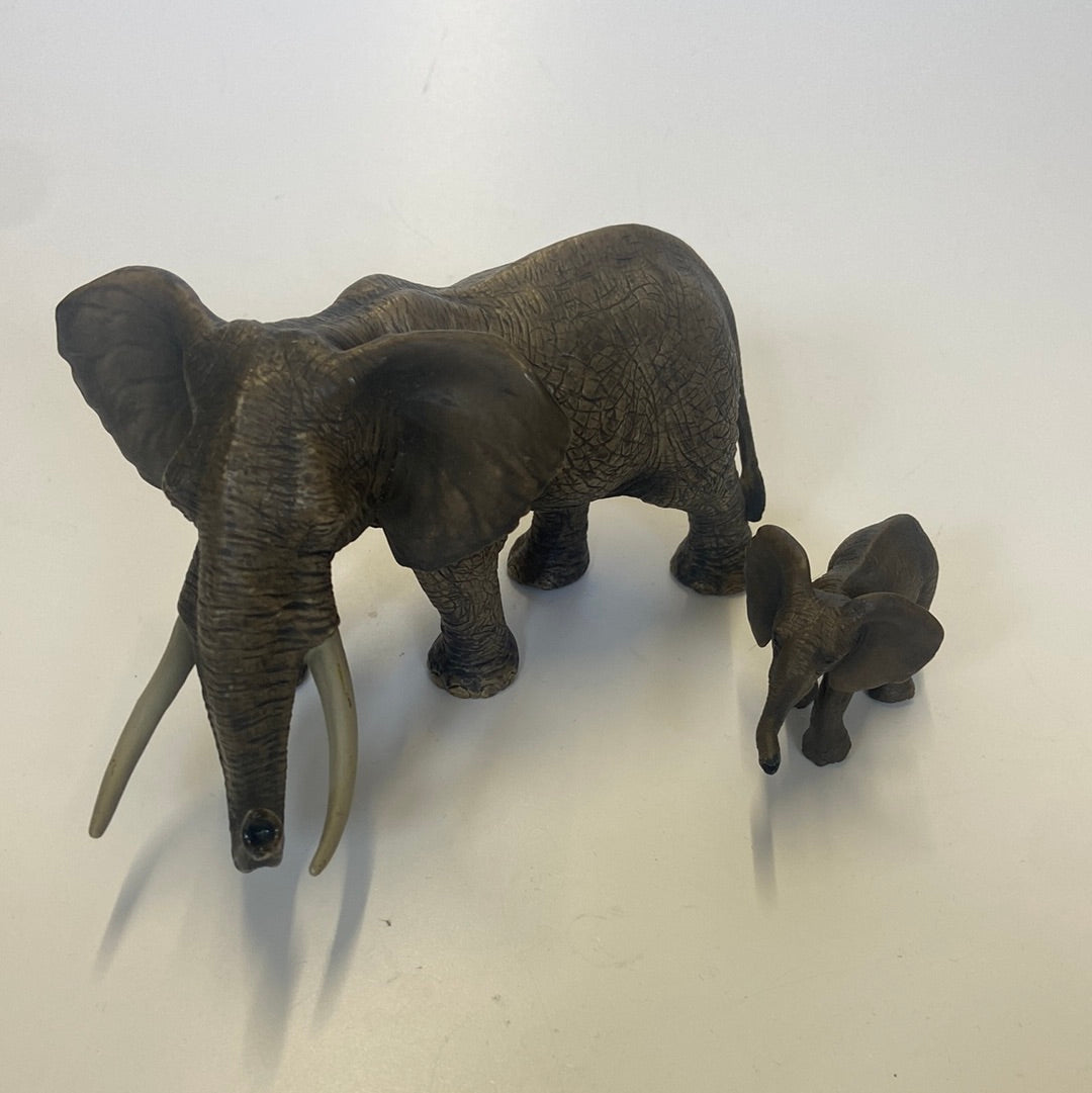 Elefant von Schleich 2 verschiedene
