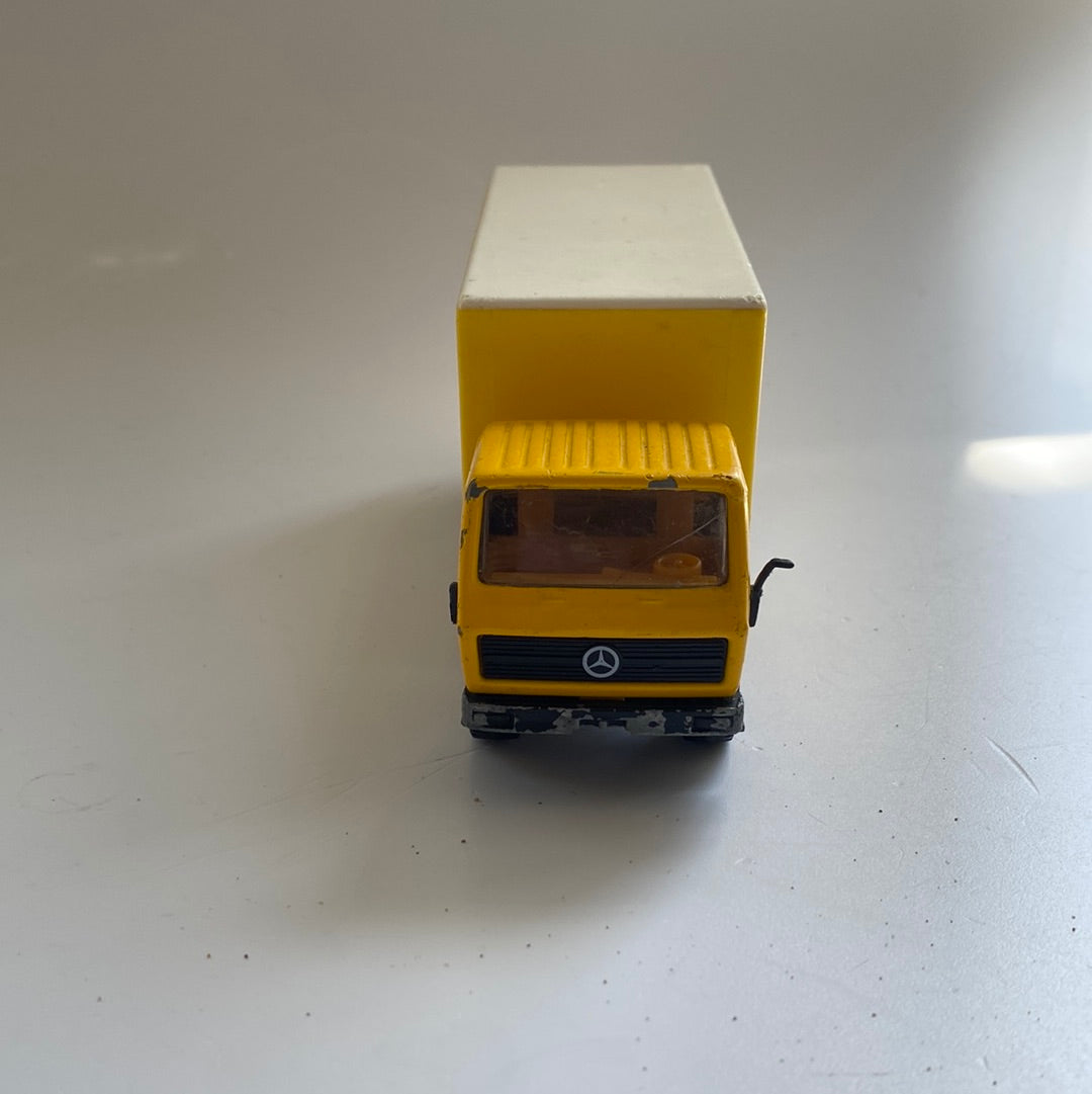 Mercedes Benz Deutsche Post