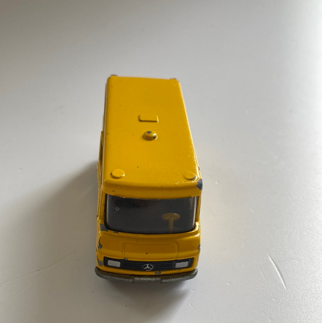 Siku Mercedes Postwagen