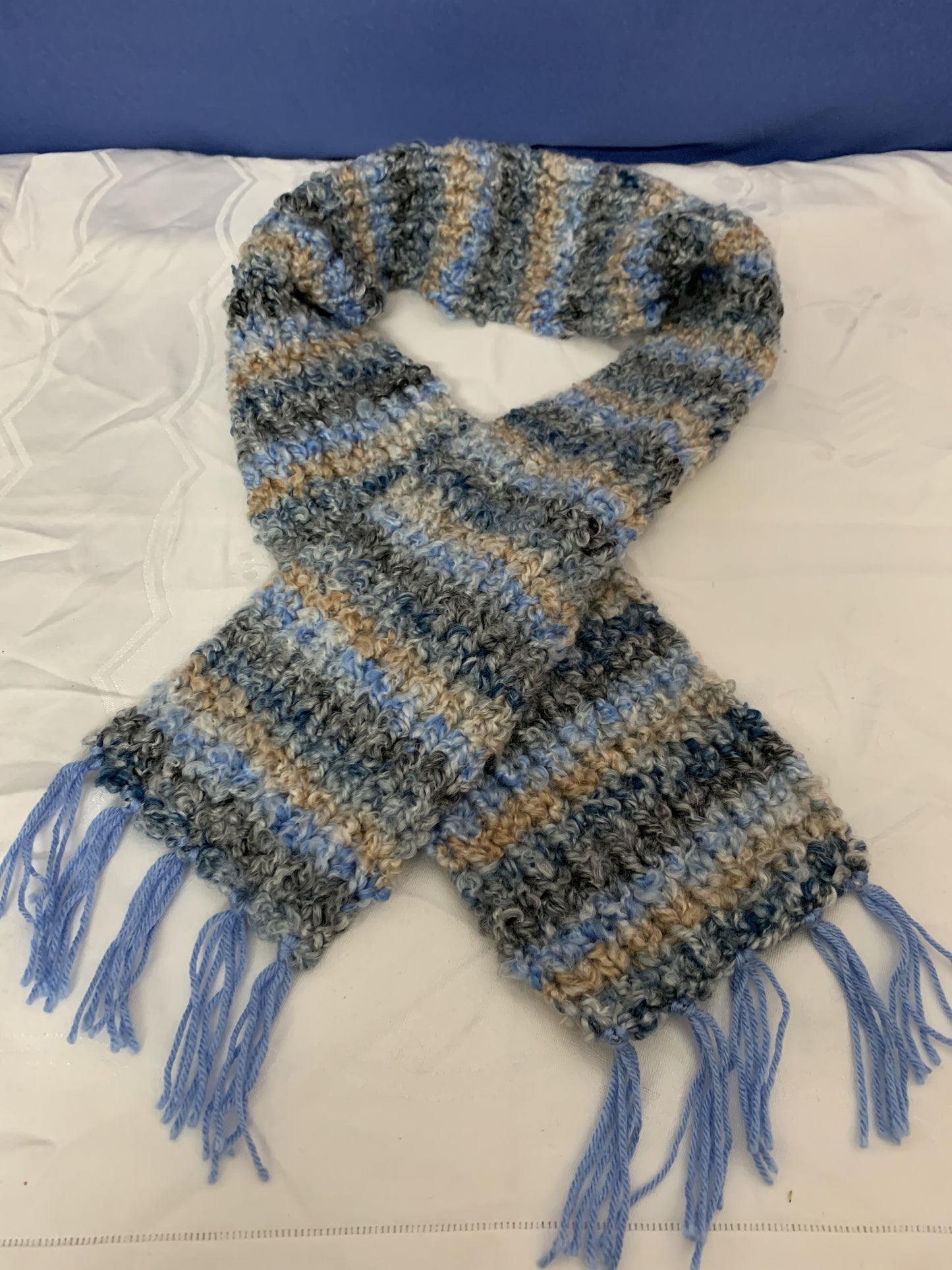 Handarbeit Schal, neu