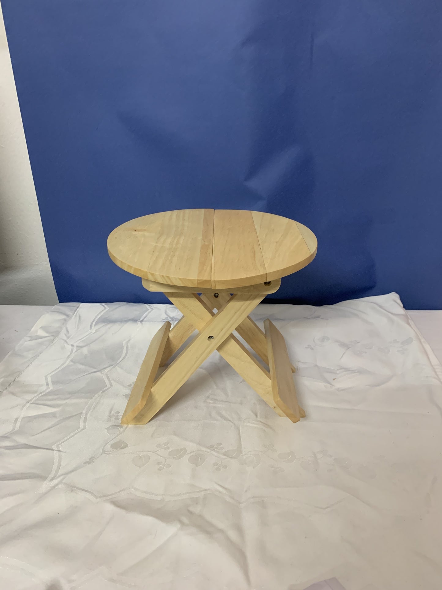 Klein Hocker aus Holz