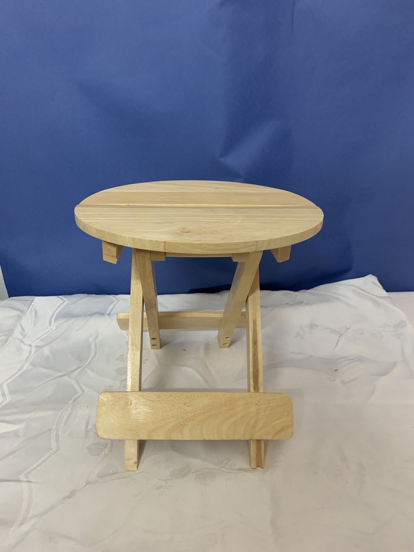 Klein Hocker aus Holz