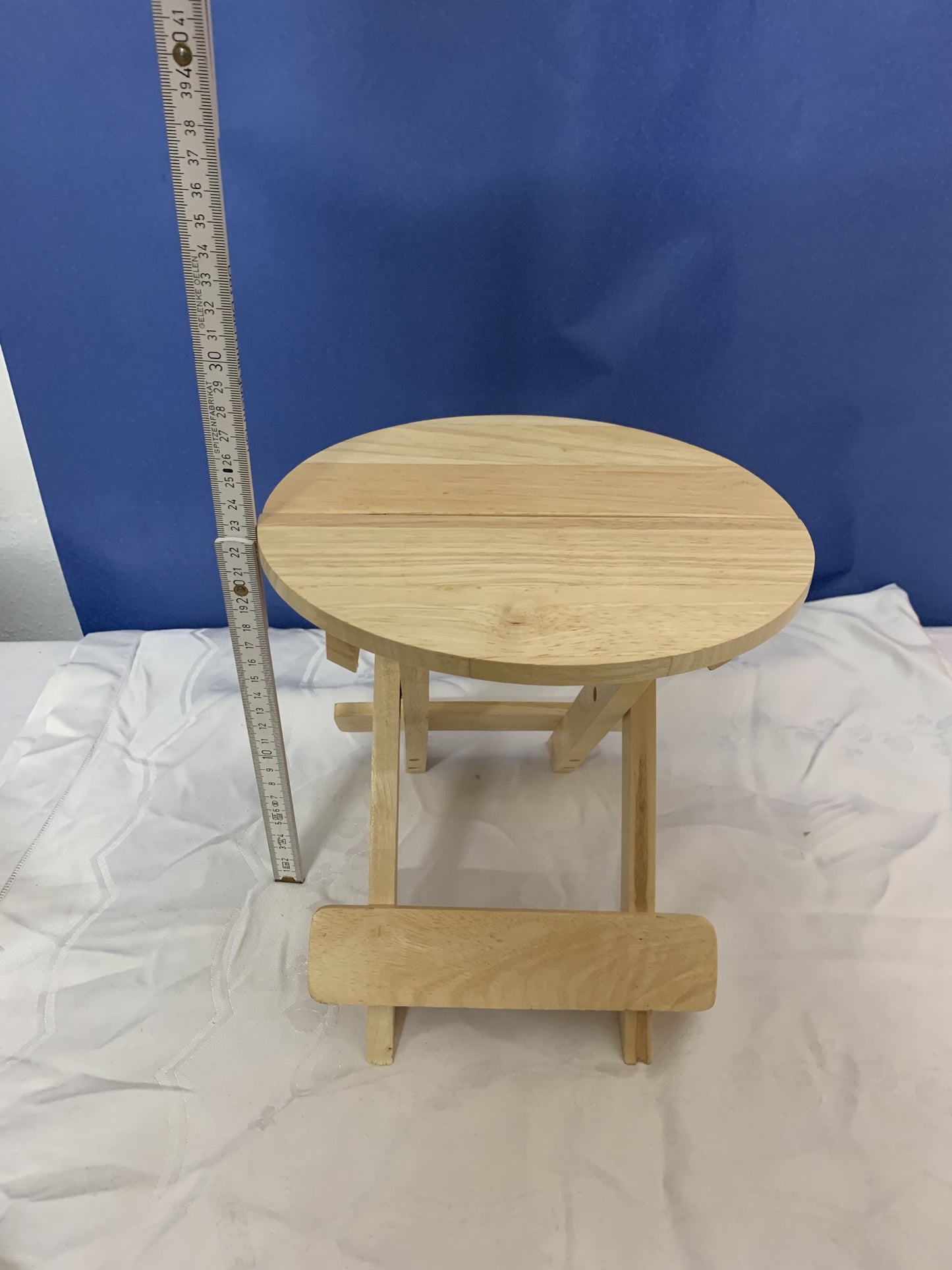 Klein Hocker aus Holz