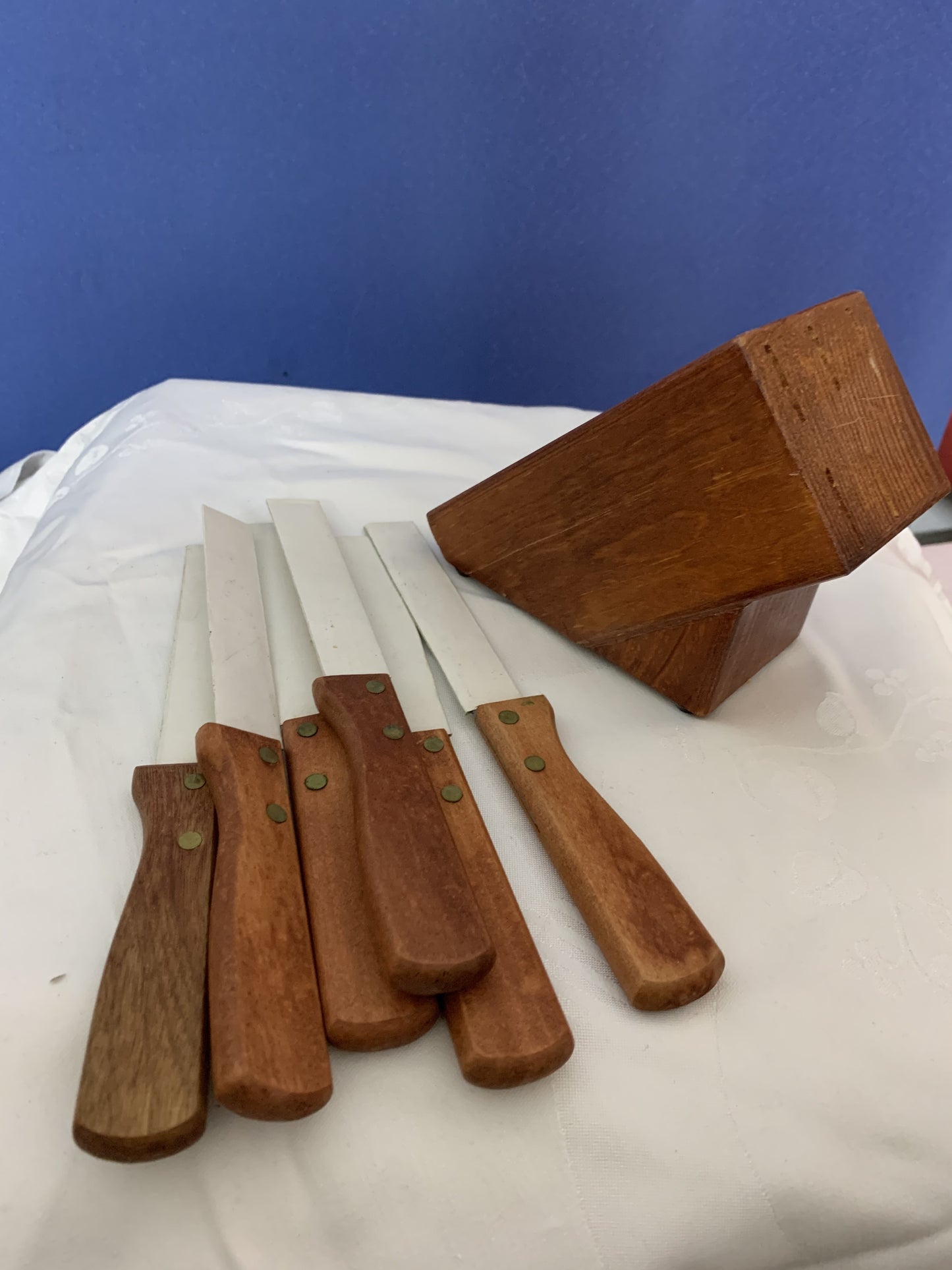 7 stk Stainless Steel Steakmesser Set mit Holzblock, neu