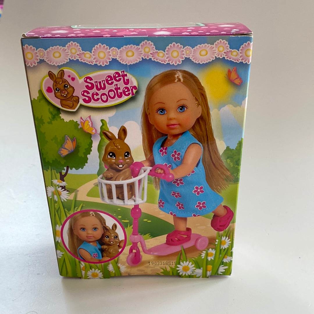 Evi Love, Sweet Scooter