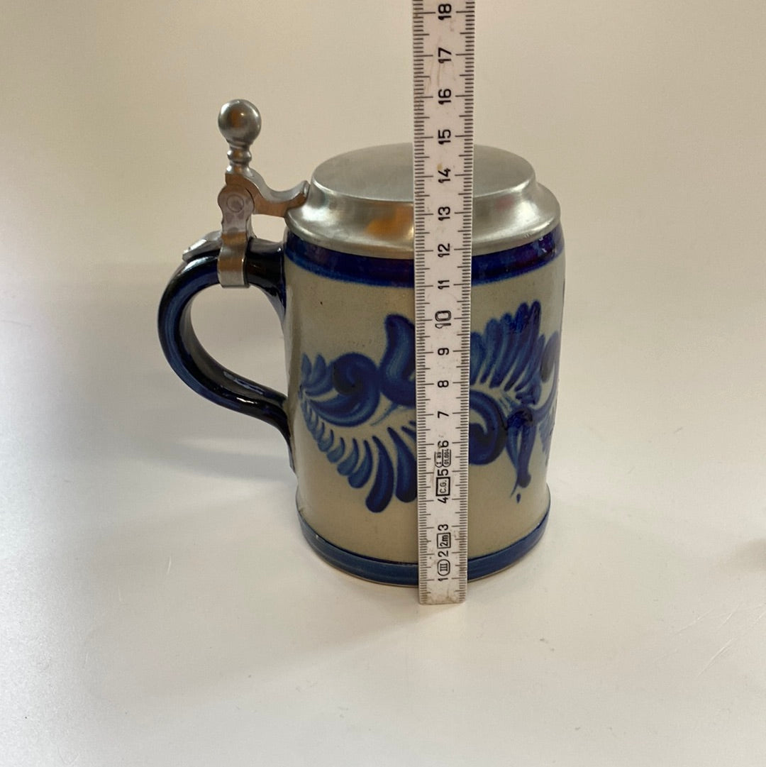 Steinzeug Bierkrug mit Zinndeckel