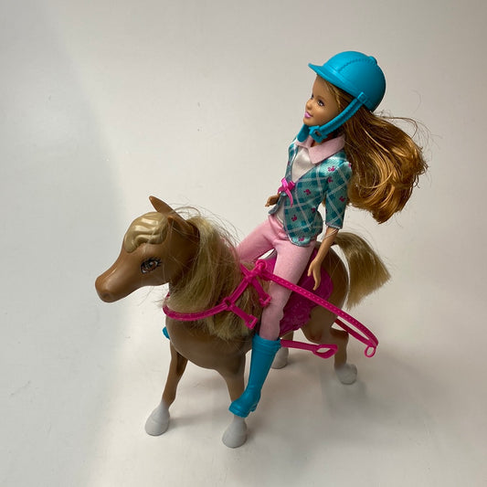 Barbie Puppe mit Pferd