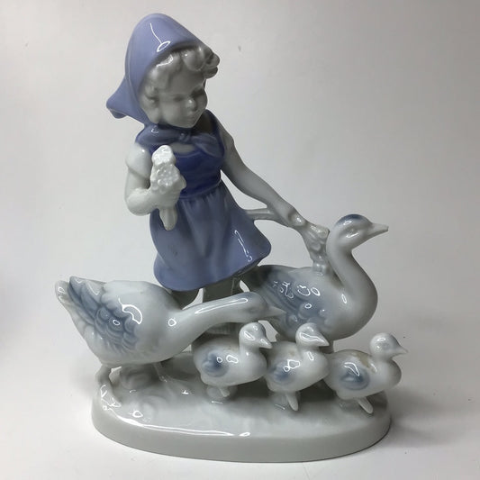 Gerold Bavaria Gänse Mädchen Porzellan Figur