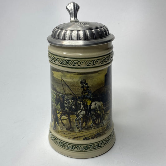 Bier Krug mit Zinndeckel