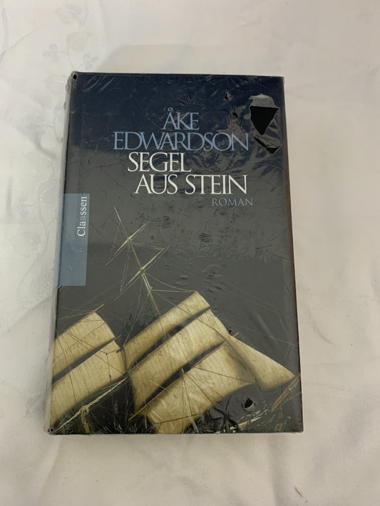 Ake Edwardson Segel aus Stein