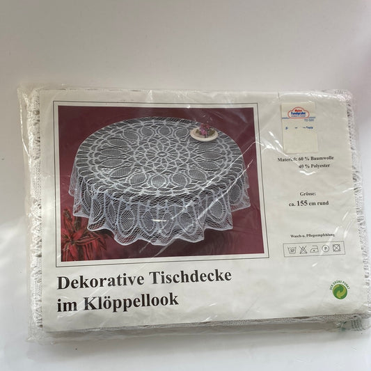 Dekorative Tischdecke im Klöppellook
