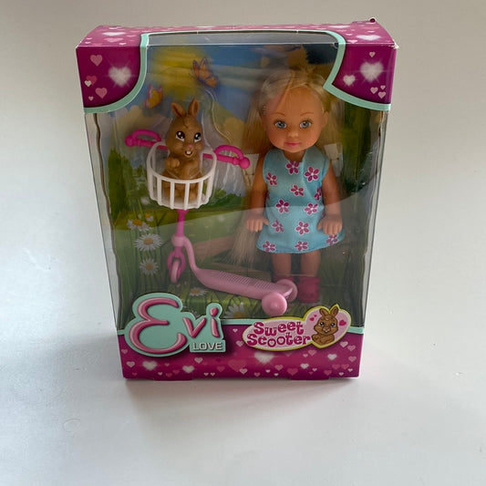 Evi Love, Sweet Scooter